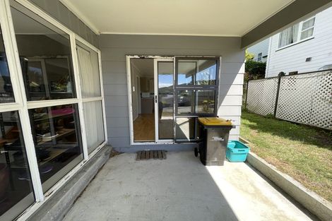 Photo of property in 34 Southern Cross Crescent, Island Bay, Wellington, 6023
