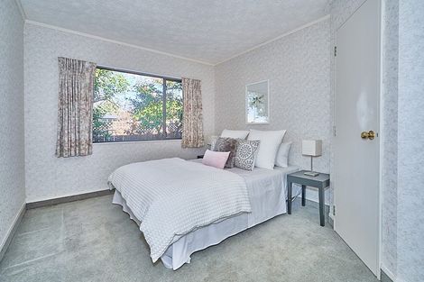Photo of property in 1 Hyatt Grove, Greenmeadows, Napier, 4112