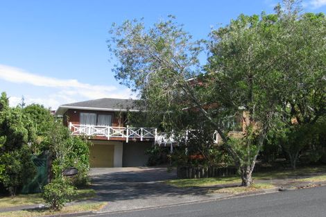 Photo of property in 121 Oaktree Avenue, Browns Bay, Auckland, 0630