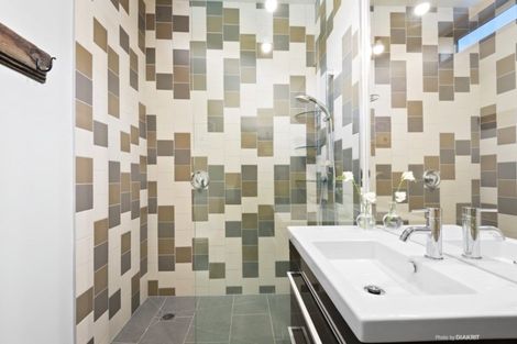 Photo of property in 42 Pukatea Street, Eastbourne, Lower Hutt, 5013