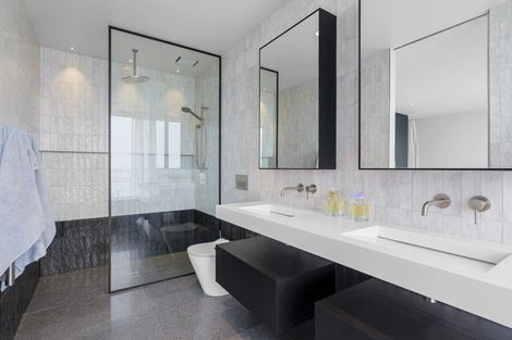 Photo of property in 32 Mount Pleasant Road, Mount Pleasant, Christchurch, 8081