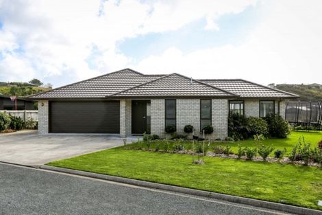 Photo of property in 14 Te Arakete Place, Hurworth, New Plymouth, 4310