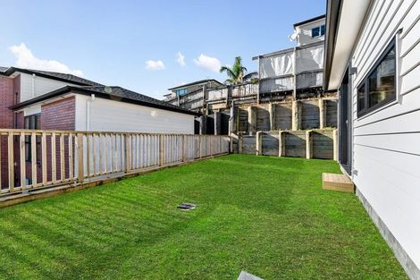 Photo of property in 20 Mara Way, Sunnyvale, Auckland, 0612
