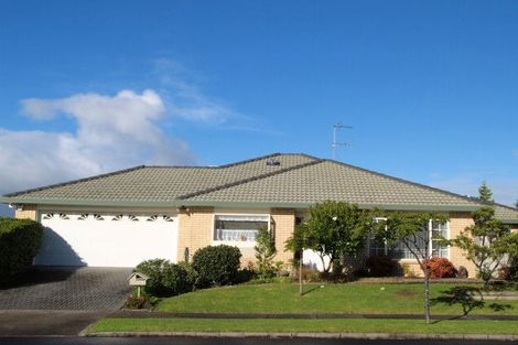Photo of property in 2/119 Golfland Drive, Golflands, Auckland, 2013