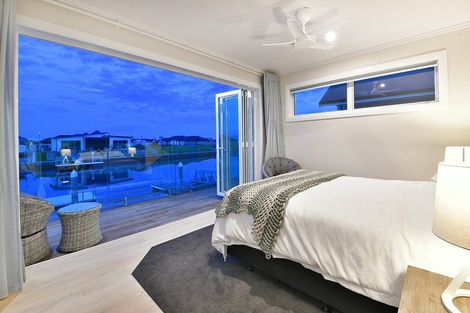 Photo of property in 11 Maturiki Drive, One Tree Point, 0118