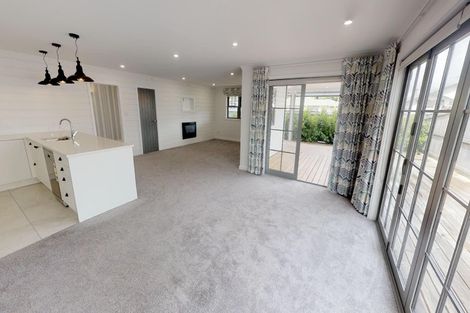 Photo of property in 3 Colombo Street, Palmerston North, 4410