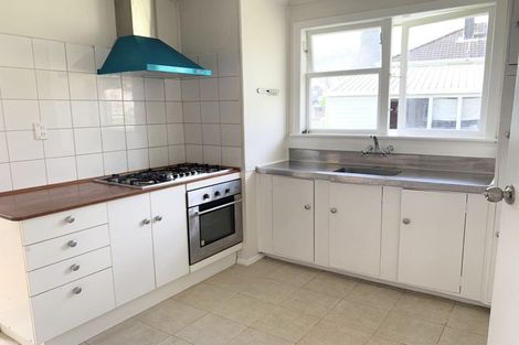 Photo of property in 51 Pilkington Road, Panmure, Auckland, 1072