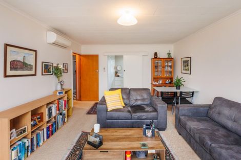 Photo of property in 12a Collingwood Court, Hokowhitu, Palmerston North, 4410