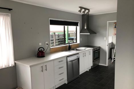 Photo of property in 37 Suzanne Grove, Kelvin Grove, Palmerston North, 4414