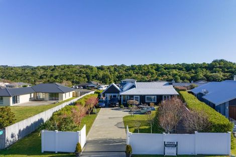 Photo of property in 62 Montgomery Crescent, Kinloch, Taupo, 3377