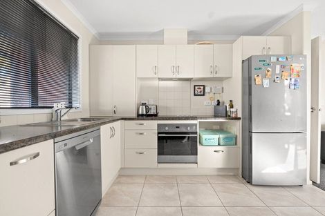 Photo of property in 2/16 Highgrove Drive, Grandview Heights, Hamilton, 3200