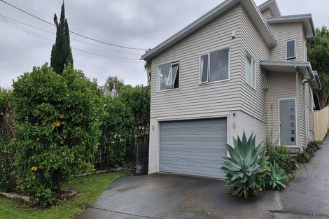 Photo of property in 1a Hythe Terrace, Mairangi Bay, Auckland, 0630