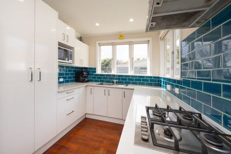 Photo of property in 38 Crewe Crescent, Hokowhitu, Palmerston North, 4410