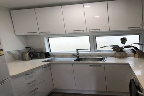 Photo of property in 3b Edgerton Road, Te Atatu Peninsula, Auckland, 0610