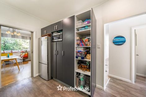 Photo of property in 132 Cheviot Road, Lowry Bay, Lower Hutt, 5013