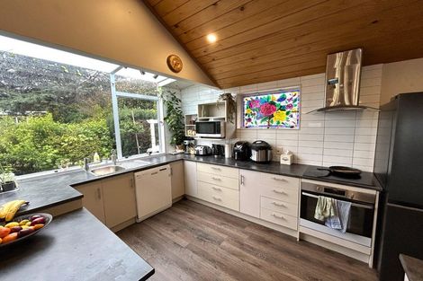Photo of property in 49 Kakariki Grove, Waikanae, 5036