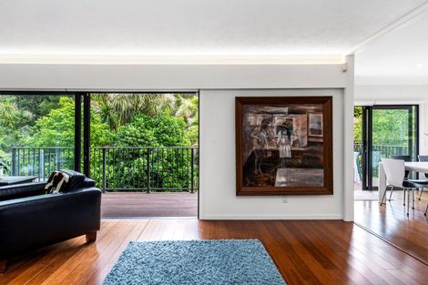 Photo of property in 68 Woodfern Crescent, Titirangi, Auckland, 0604