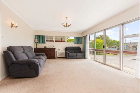 Photo of property in 120 Benmore Avenue, Cloverlea, Palmerston North, 4412