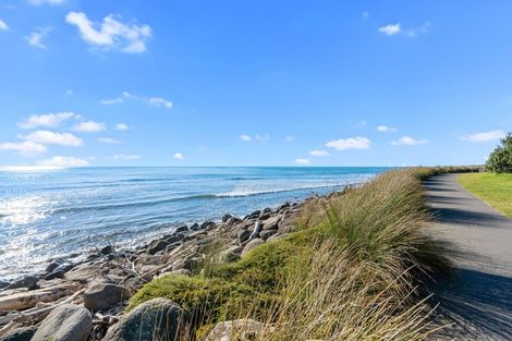 Photo of property in 6 Seaton Street, Strandon, New Plymouth, 4312