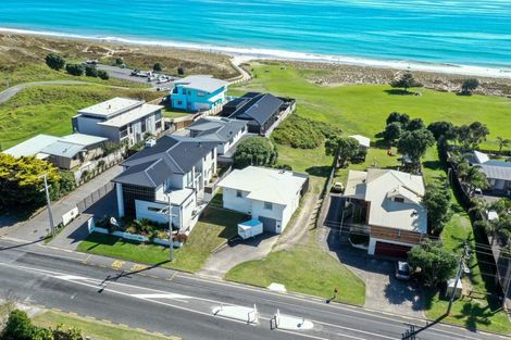 Photo of property in 1017 Papamoa Beach Road, Papamoa Beach, Papamoa, 3118