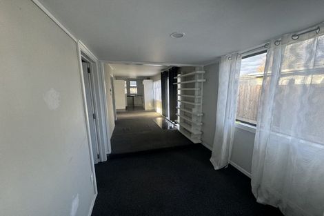 Photo of property in 21 Mon Desir Place, Manurewa, Auckland, 2102