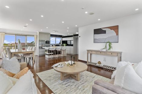 Photo of property in 627a Glenfield Road, Totara Vale, Auckland, 0629