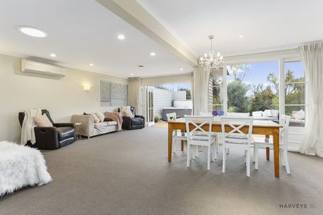 Photo of property in 12 Deane Avenue, Titirangi, Auckland, 0604