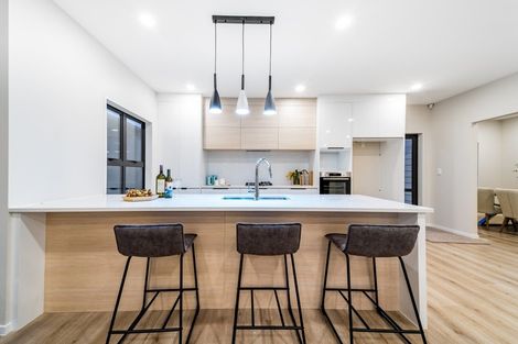 Photo of property in 4 Franheim Crescent, Orewa, 0931