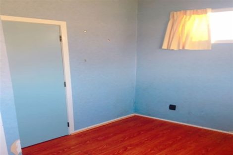 Photo of property in 2/64 Mcleod Road, Te Atatu South, Auckland, 0610