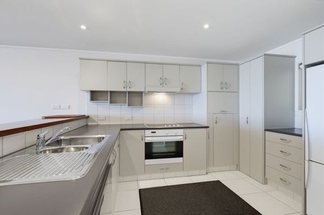 Photo of property in Beachpoint Apartments, 2/5 West End Road, Ohope, 3121