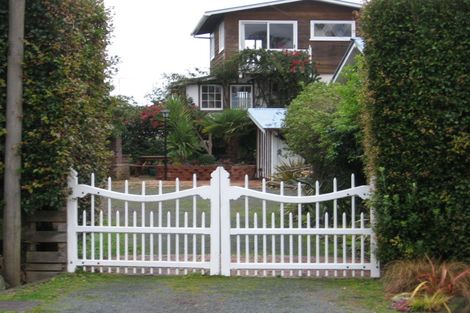 Photo of property in 52 Harbour View Road, Point Wells, 0986