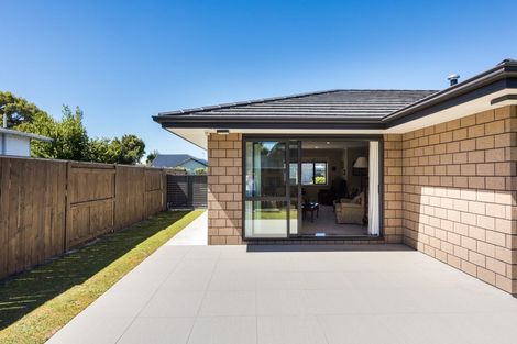 Photo of property in 18 Thomson Street, West End, Palmerston North, 4412