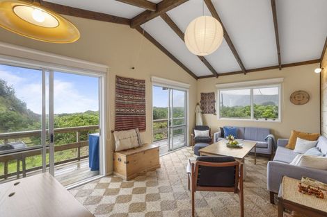 Photo of property in 36 North Piha Road, Piha, 0772