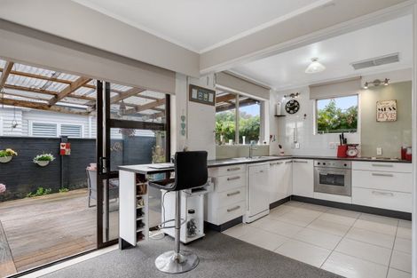 Photo of property in 1 Sunny Bay Road, Matua, Tauranga, 3110