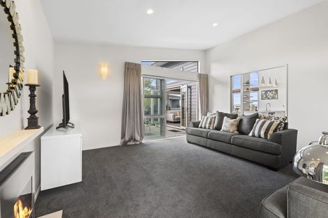 Photo of property in 60 Chesterfield Way, Orewa, 0931