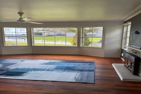 Photo of property in 53 Neal Avenue, Glenfield, Auckland, 0629