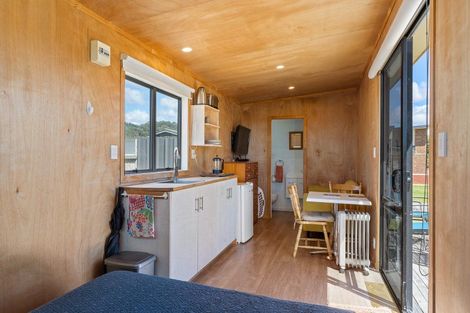 Photo of property in 114 Tamaki Road, Whangamata, 3620