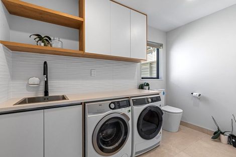 Photo of property in 10b Cranston Street, Torbay, Auckland, 0632