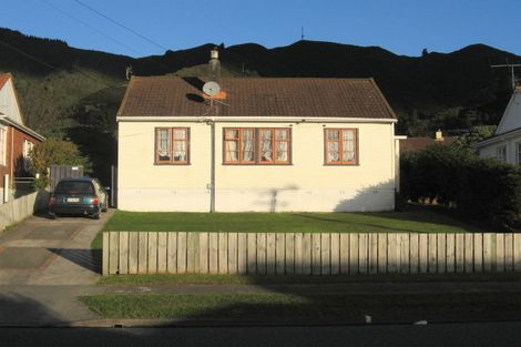 Photo of property in 28 Grierson Street, Naenae, Lower Hutt, 5011