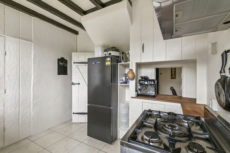 Photo of property in 42 Nicholson Road, Khandallah, Wellington, 6035