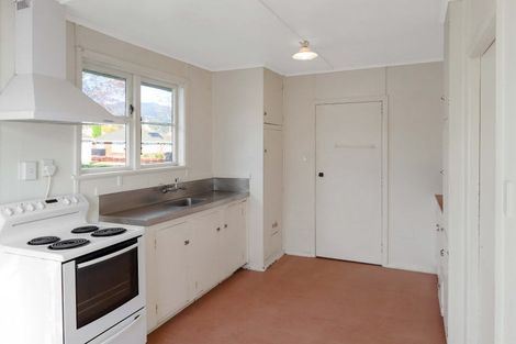 Photo of property in 17 Fisk Street, Naenae, Lower Hutt, 5011