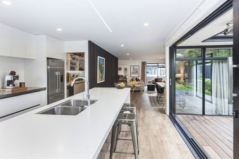 Photo of property in 67 Mays Road, St Albans, Christchurch, 8052