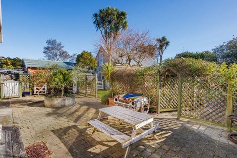 Photo of property in 357 Featherston Street, Palmerston North, 4414