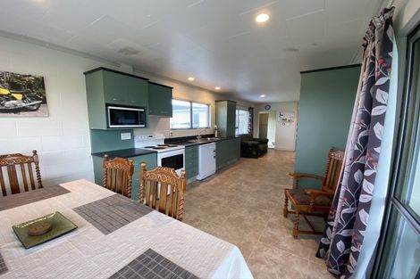 Photo of property in 22d High Street, Eltham, 4322