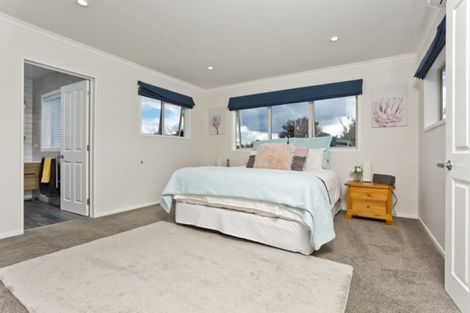 Photo of property in 47 Isobel Road, Greenhithe, Auckland, 0632