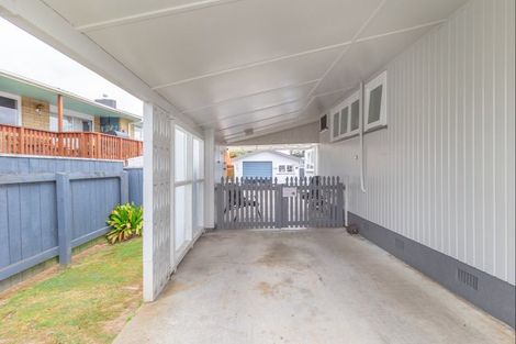 Photo of property in 12 Regal Street, Levin, 5510