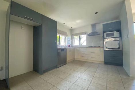 Photo of property in 2/48 Schnapper Rock Road, Schnapper Rock, Auckland, 0632