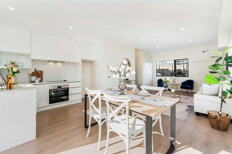 Photo of property in 4a Flaunty Place, West Harbour, Auckland, 0618