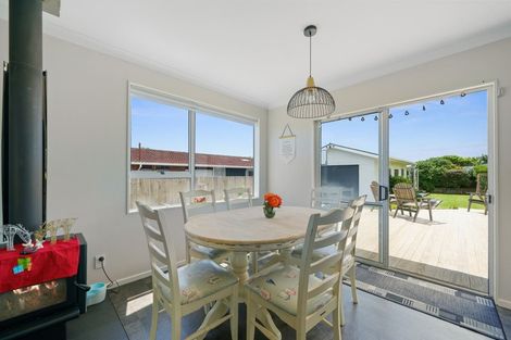 Photo of property in 21 Belvedere Avenue, Waikanae, 5036