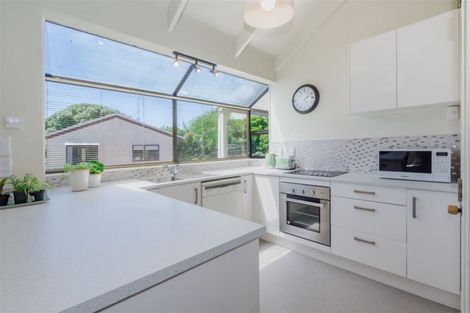 Photo of property in 18 Arnold Grove, Paraparaumu Beach, Paraparaumu, 5032